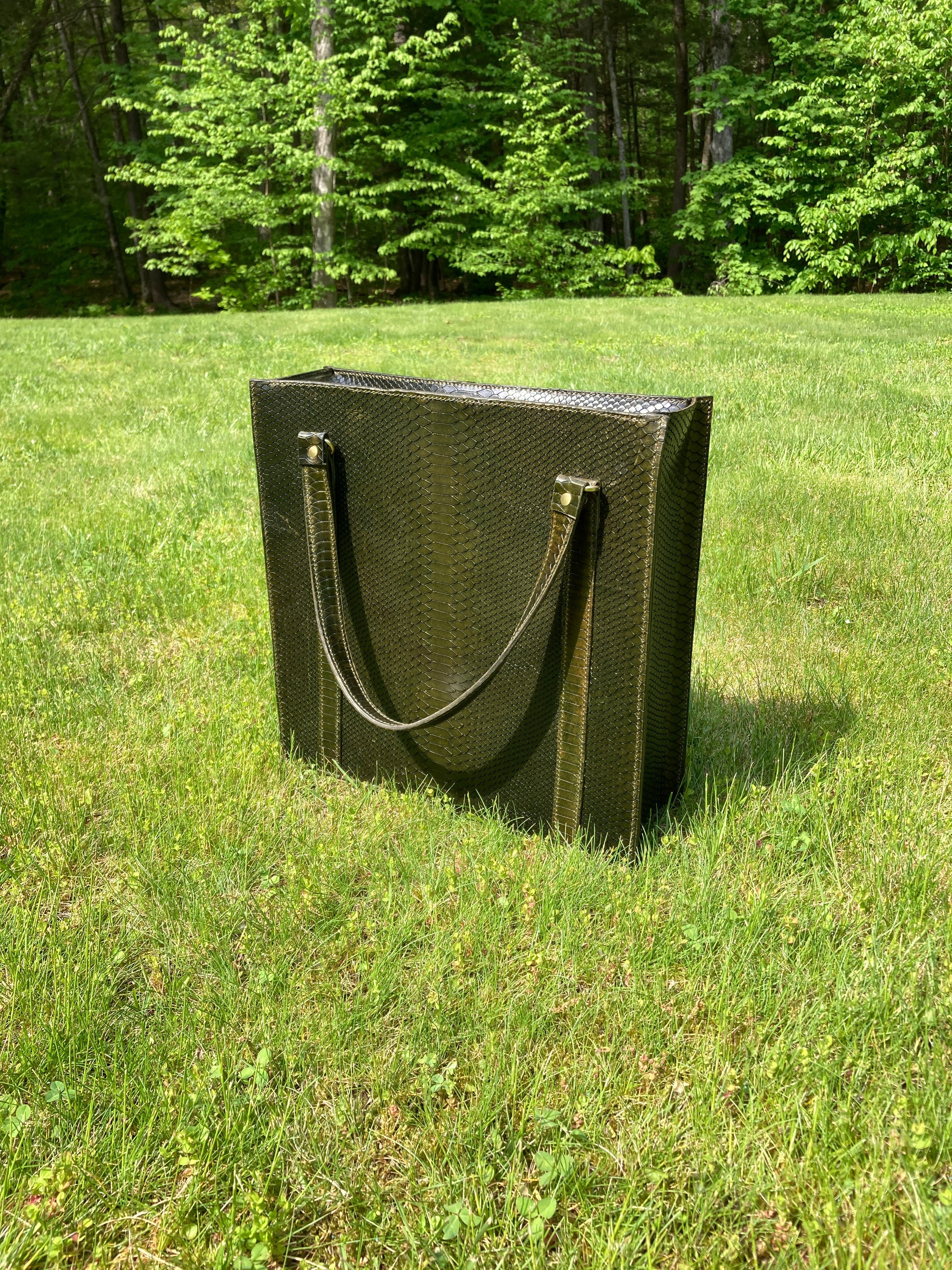 Metropolitan Tote in Emerald snake print